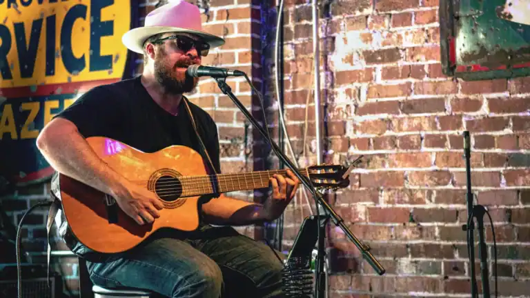Musican singing in Nashville, TN