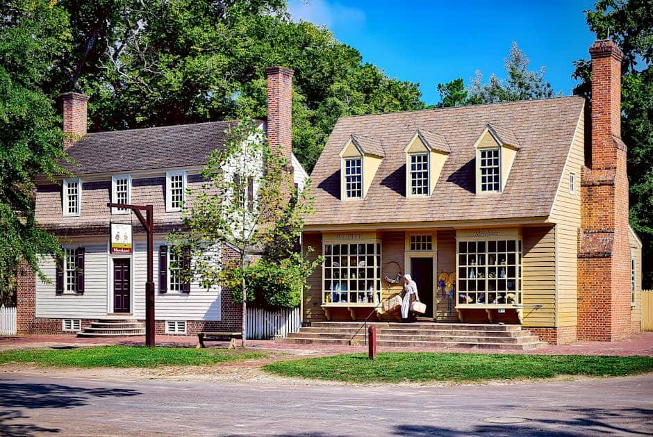 Charming colonial architecture of historic buildings in Williamsburg, showcasing classic design.