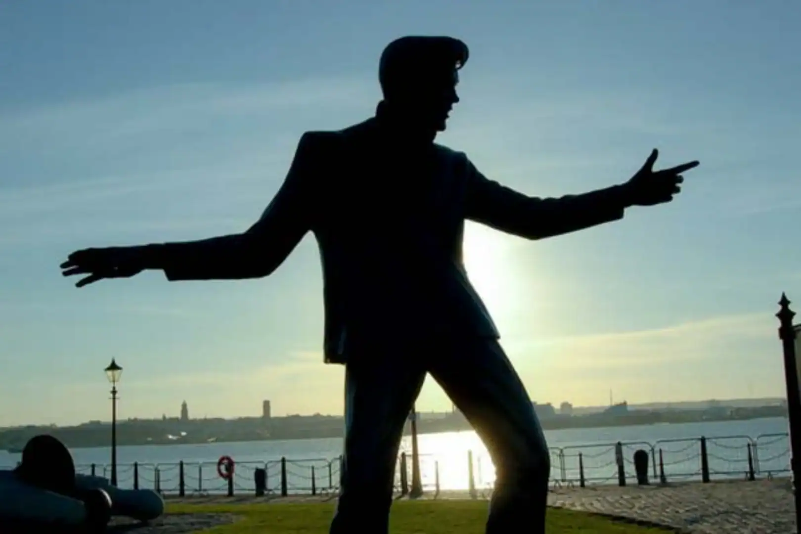 Elvis statue
