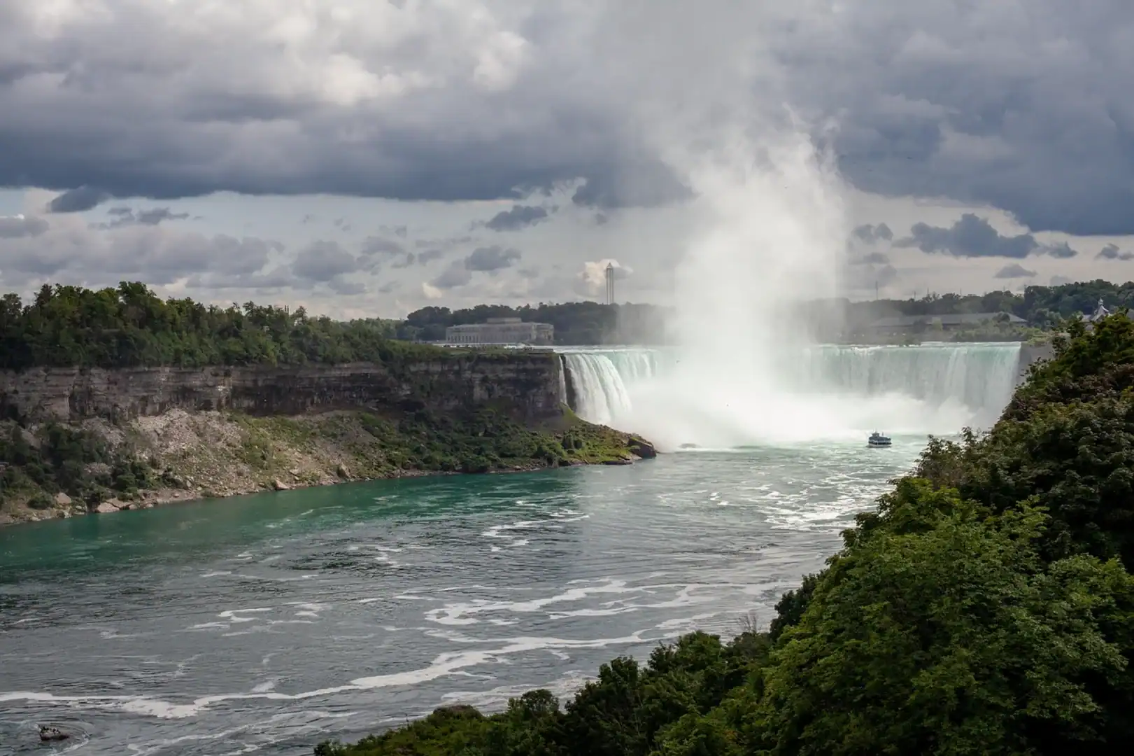 Processed niagra falls 3997235